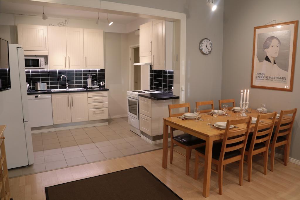 Hotelli Ville Apartment Tampere Oda fotoğraf