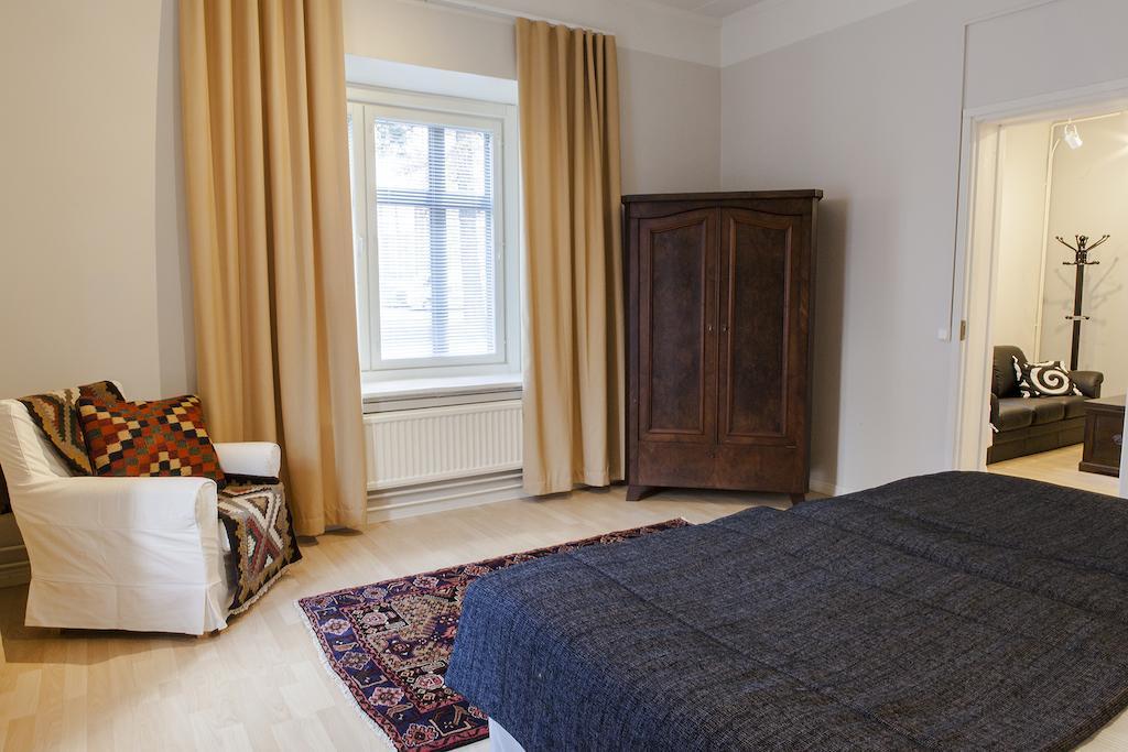 Hotelli Ville Apartment Tampere Oda fotoğraf